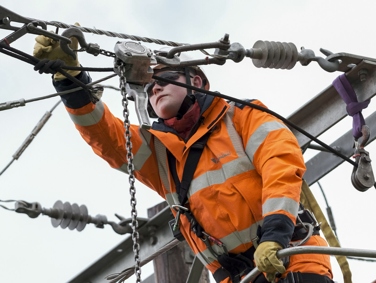 Northern Powergrid engineers test arc rated GORE-TEX PYRAD® products